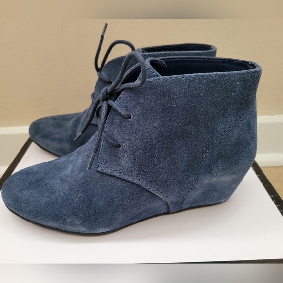 Nine West wedge lace up booties - Picture 1 of 8